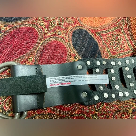 Y2K NWOT Studded Black Leather Belt- Size M/L - Picture 6 of 7